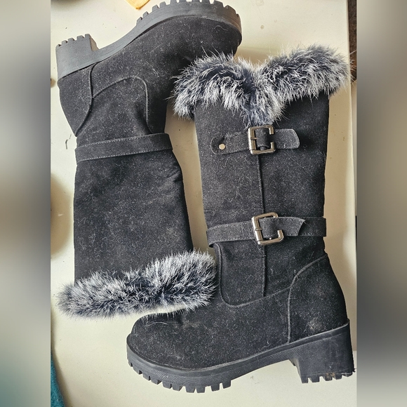 Shoes - Women's Black Fur-Trimmed Boots